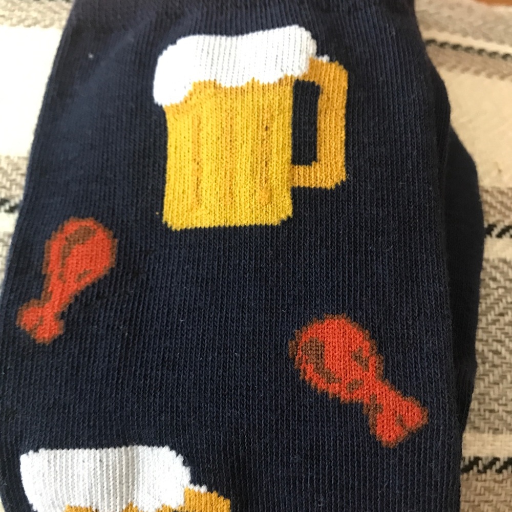 Marc Ecko Beer and Buffalo Wings Socks
